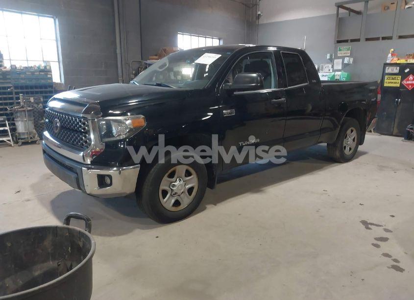 Photo 2 of 2018 Toyota Tundra SR5 5.7L V8 (VIN 5TFUY5F11JX682502)