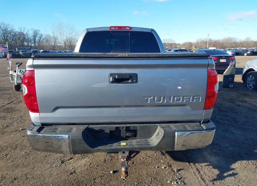 Photo 16 of 2018 Toyota Tundra SR5 5.7L V8 (VIN 5TFUY5F11JX719774)