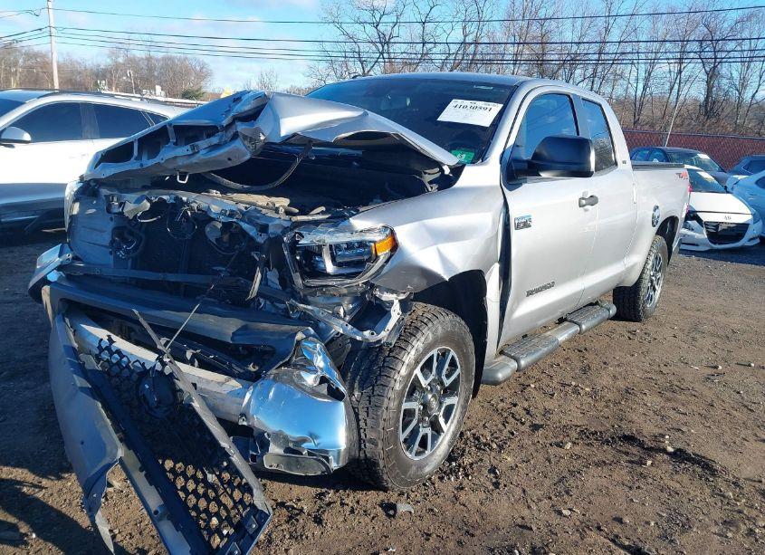 Photo 6 of 2018 Toyota Tundra SR5 5.7L V8 (VIN 5TFUY5F11JX719774)