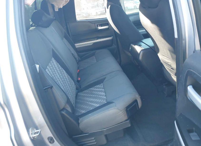 Photo 8 of 2018 Toyota Tundra SR5 5.7L V8 (VIN 5TFUY5F11JX719774)