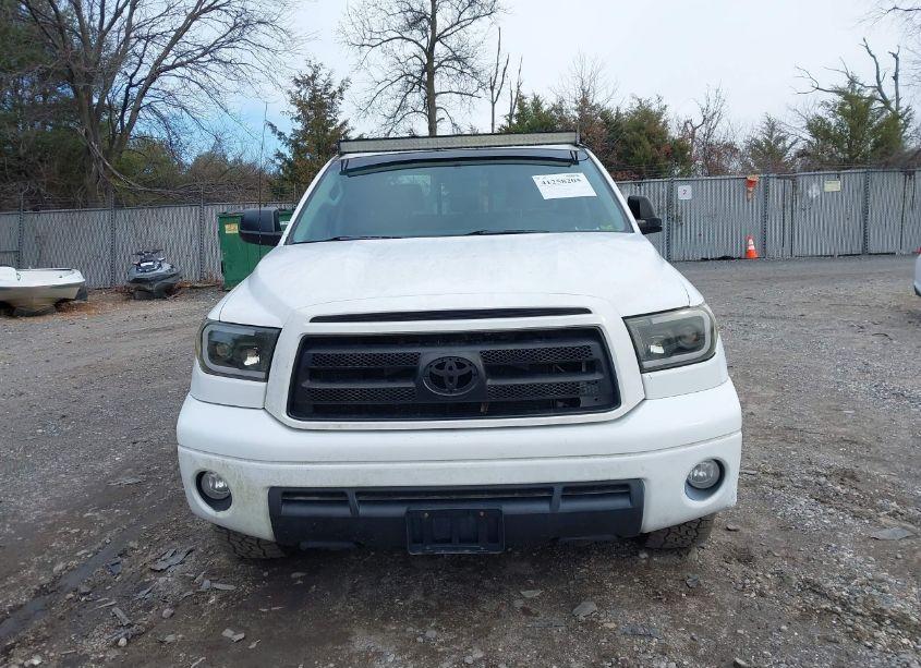 Photo 12 of 2010 Toyota Tundra DOUBLE CAB SR5 (VIN 5TFUY5F12AX116526)