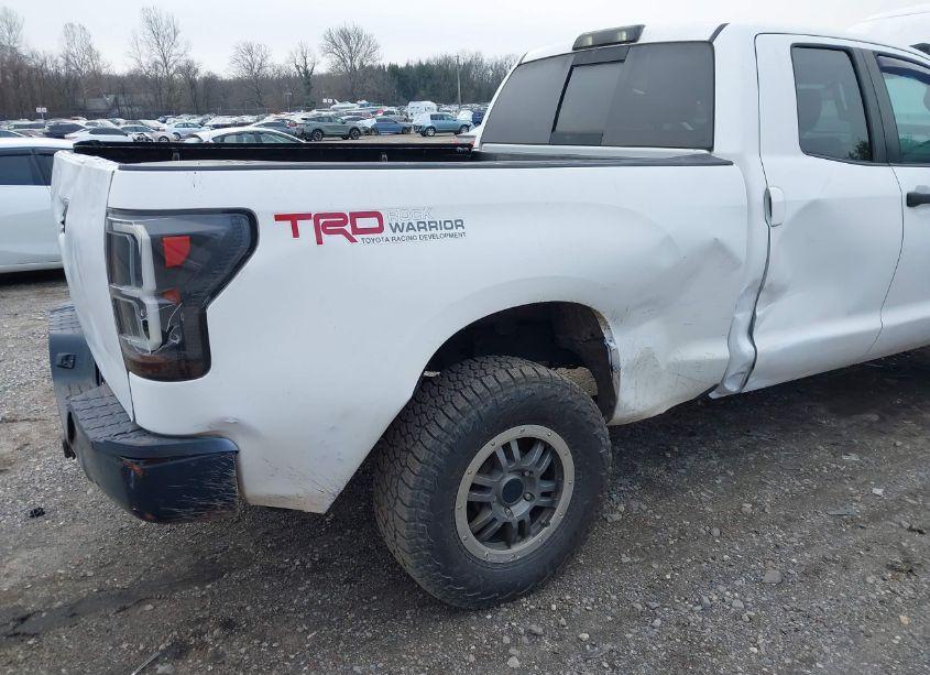 Photo 17 of 2010 Toyota Tundra DOUBLE CAB SR5 (VIN 5TFUY5F12AX116526)