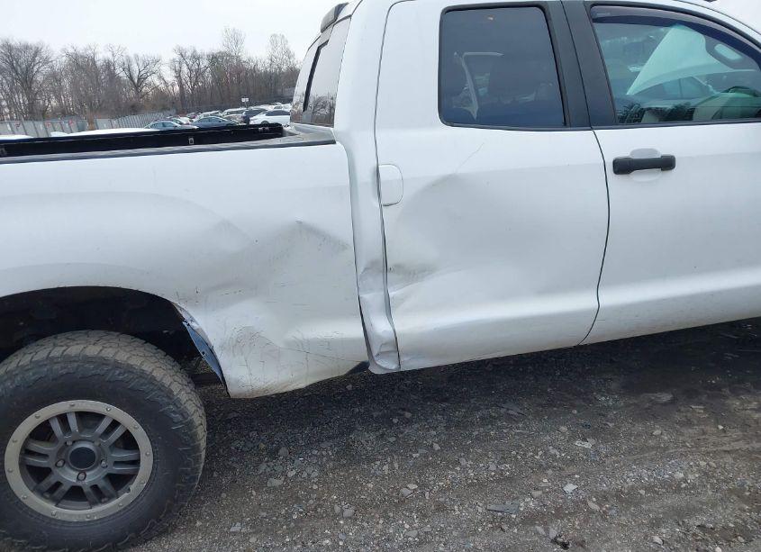 Photo 18 of 2010 Toyota Tundra DOUBLE CAB SR5 (VIN 5TFUY5F12AX116526)