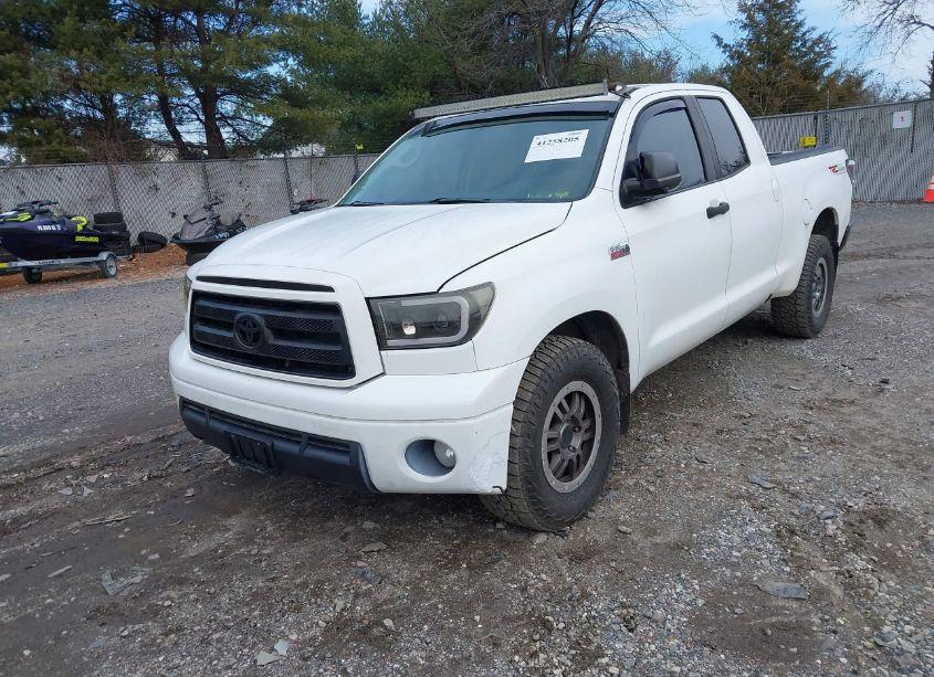 Photo 2 of 2010 Toyota Tundra DOUBLE CAB SR5 (VIN 5TFUY5F12AX116526)