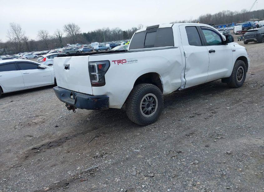 Photo 4 of 2010 Toyota Tundra DOUBLE CAB SR5 (VIN 5TFUY5F12AX116526)