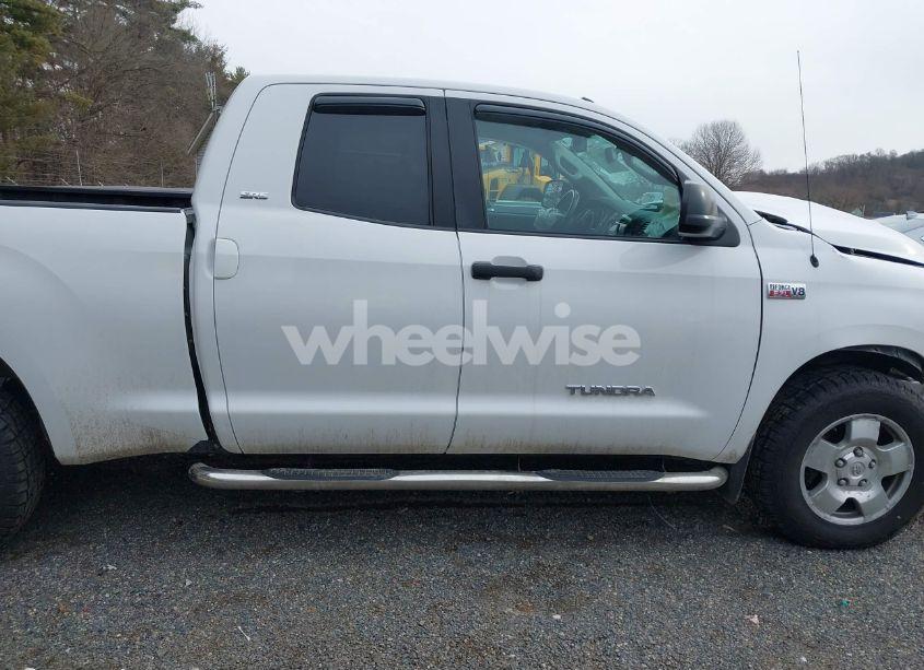 Photo 13 of 2012 Toyota Tundra GRADE 5.7L V8 (VIN 5TFUY5F12CX246468)