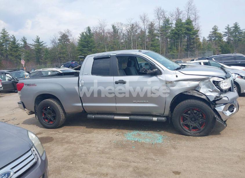 Photo 13 of 2013 Toyota Tundra GRADE 5.7L V8 (VIN 5TFUY5F12DX304788)