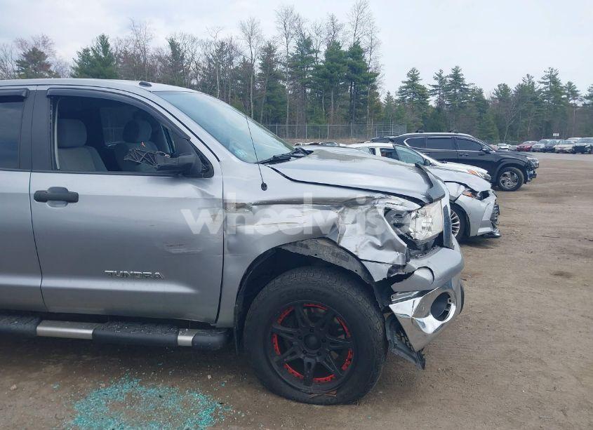 Photo 6 of 2013 Toyota Tundra GRADE 5.7L V8 (VIN 5TFUY5F12DX304788)