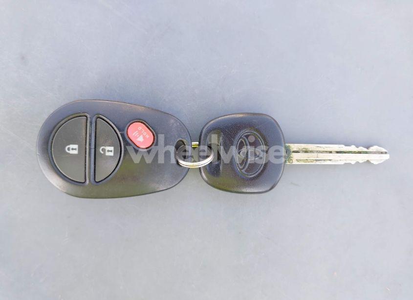 Photo 11 of 2017 Toyota Tundra SR5 5.7L V8 (VIN 5TFUY5F12HX611173)