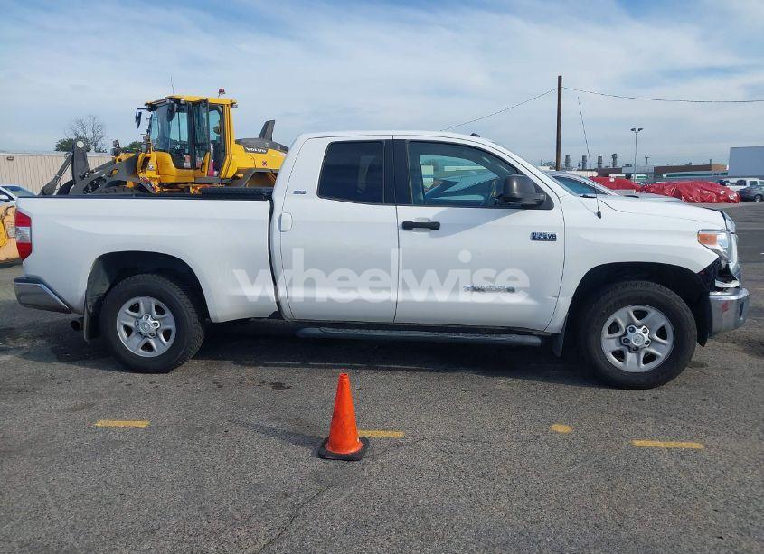 Photo 13 of 2017 Toyota Tundra SR5 5.7L V8 (VIN 5TFUY5F12HX677173)