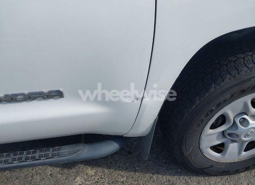 Photo 17 of 2017 Toyota Tundra SR5 5.7L V8 (VIN 5TFUY5F12HX677173)