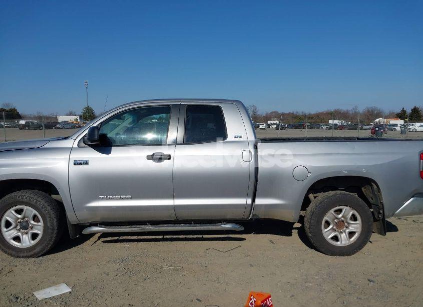 Photo 14 of 2015 Toyota Tundra SR5 5.7L V8 (VIN 5TFUY5F13FX418804)