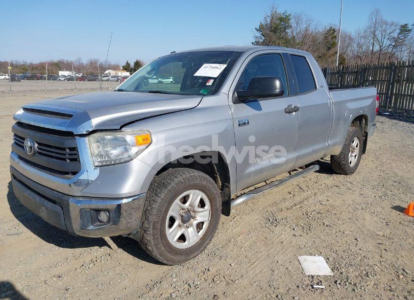 Photo 2 of 2015 Toyota Tundra SR5 5.7L V8 (VIN 5TFUY5F13FX418804)