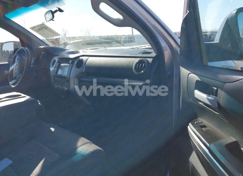 Photo 5 of 2015 Toyota Tundra SR5 5.7L V8 (VIN 5TFUY5F13FX418804)