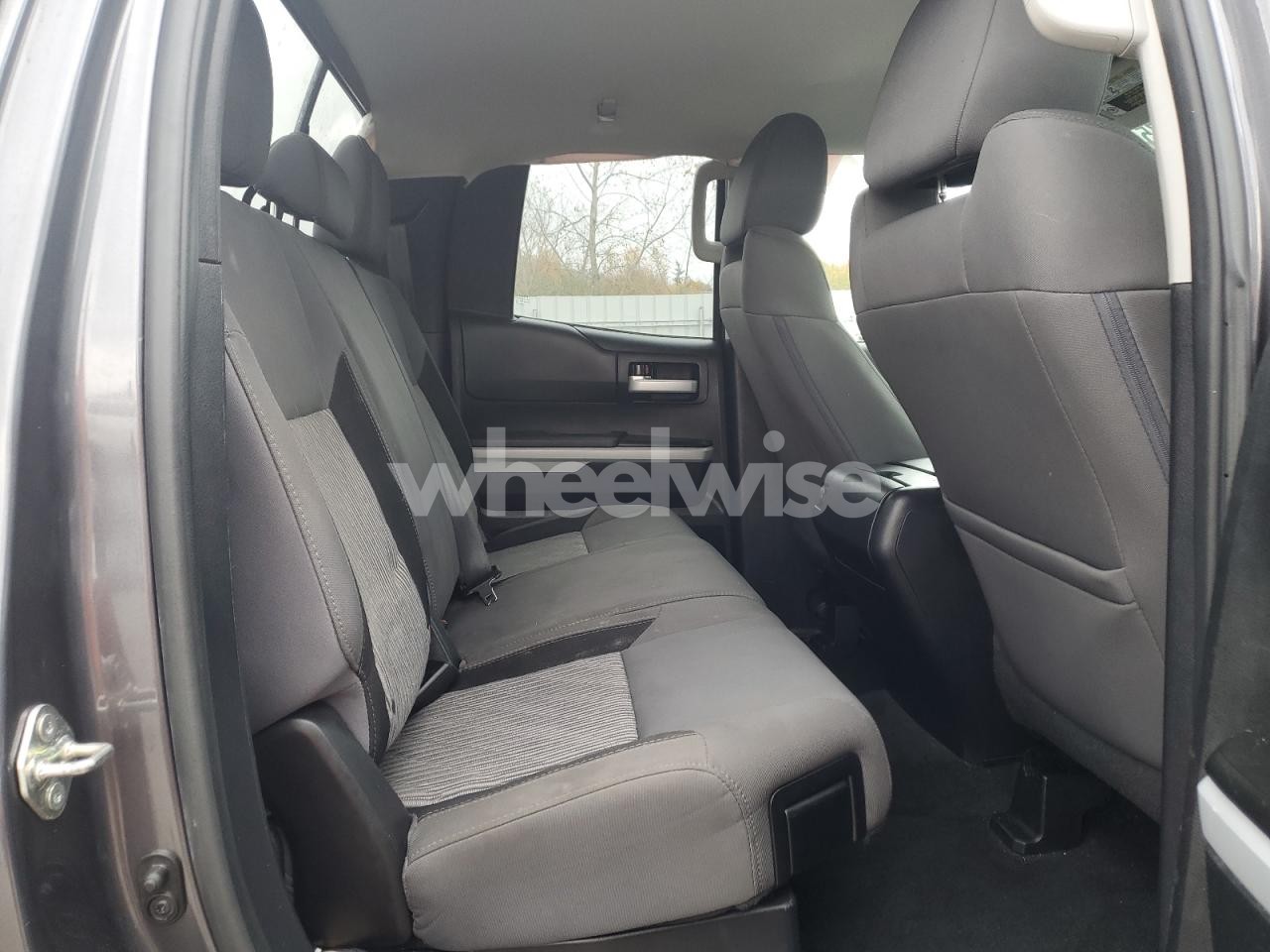 Photo 10 of 2017 TOYOTA TUNDRA DOUBLE CAB SR (VIN 5TFUY5F13HX617726)