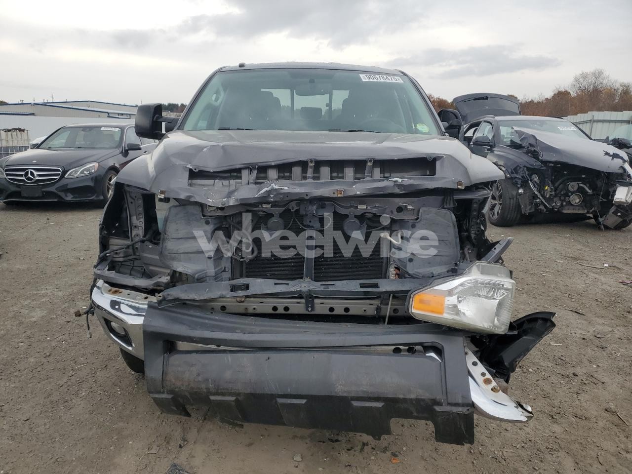 Photo 5 of 2017 TOYOTA TUNDRA DOUBLE CAB SR (VIN 5TFUY5F13HX617726)