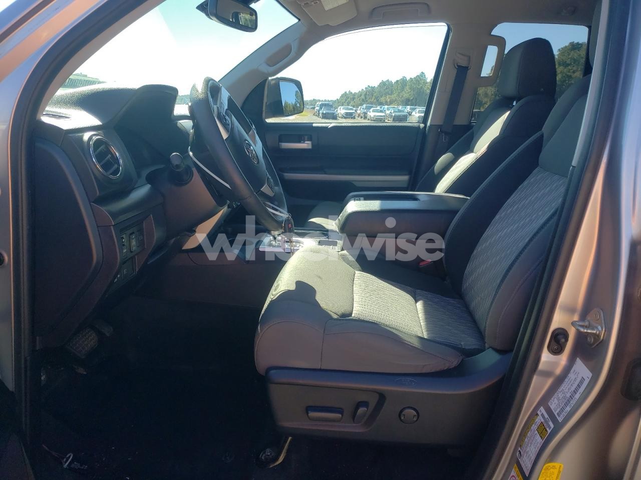 Photo 7 of 2019 TOYOTA TUNDRA DOUBLE CAB SR (VIN 5TFUY5F13KX850366)