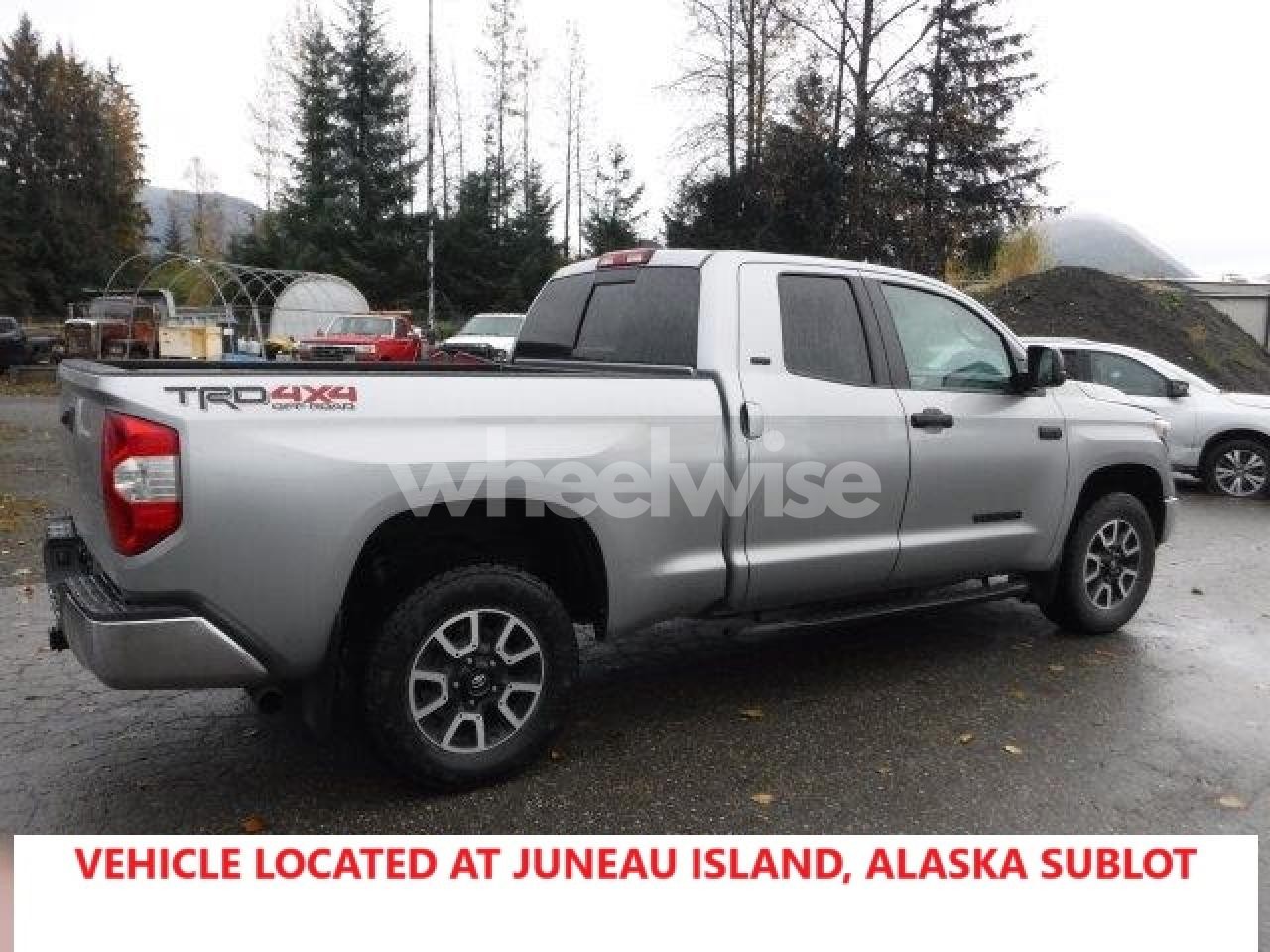 Photo 3 of 2020 TOYOTA TUNDRA DOUBLE CAB SR (VIN 5TFUY5F13LX942868)