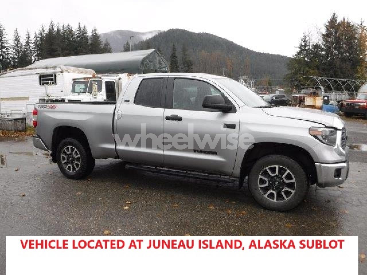 Photo 4 of 2020 TOYOTA TUNDRA DOUBLE CAB SR (VIN 5TFUY5F13LX942868)