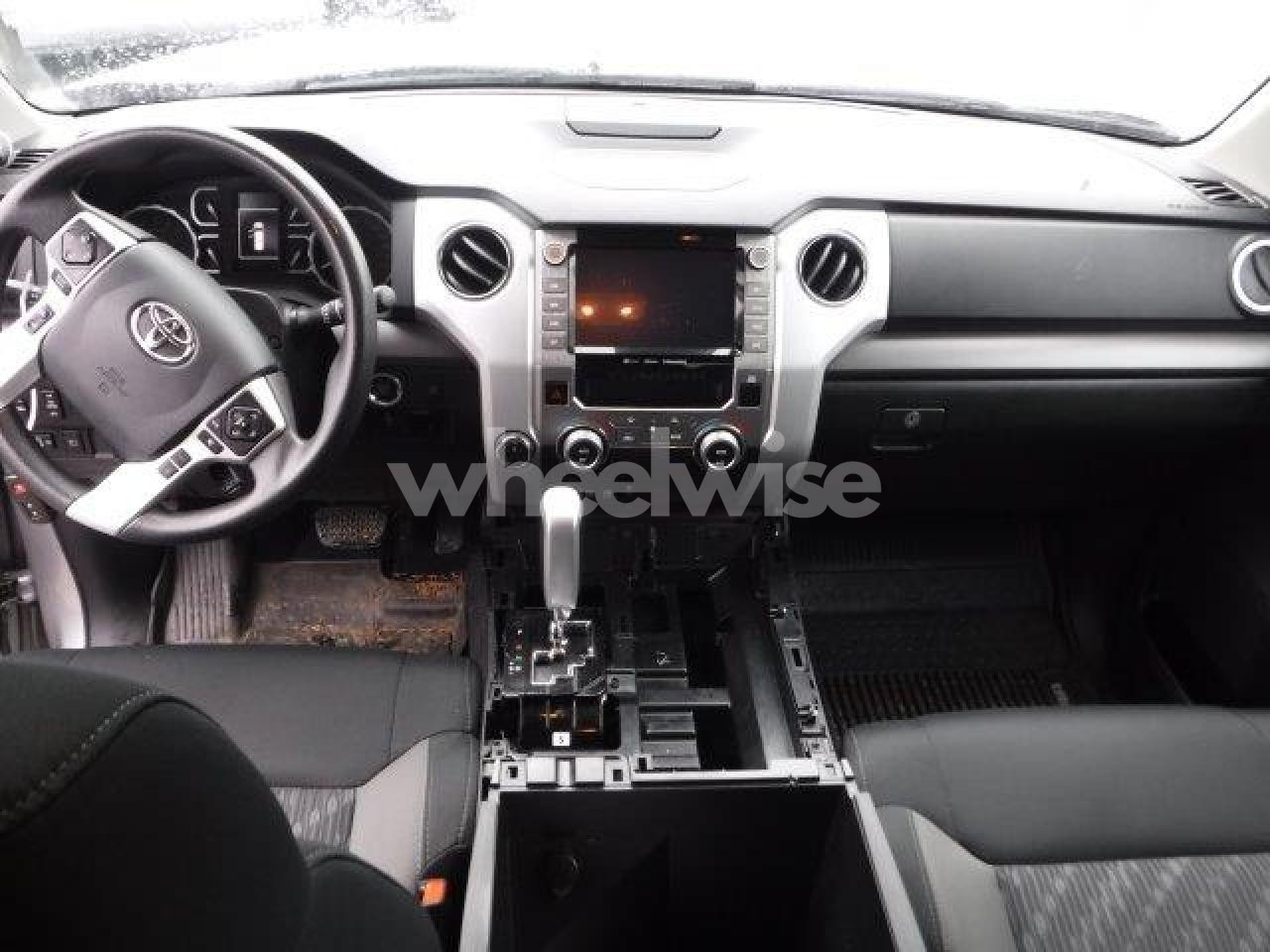 Photo 8 of 2020 TOYOTA TUNDRA DOUBLE CAB SR (VIN 5TFUY5F13LX942868)