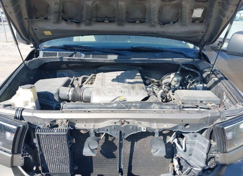 Photo 10 of 2010 Toyota Tundra GRADE 5.7L V8 (VIN 5TFUY5F14AX140360)