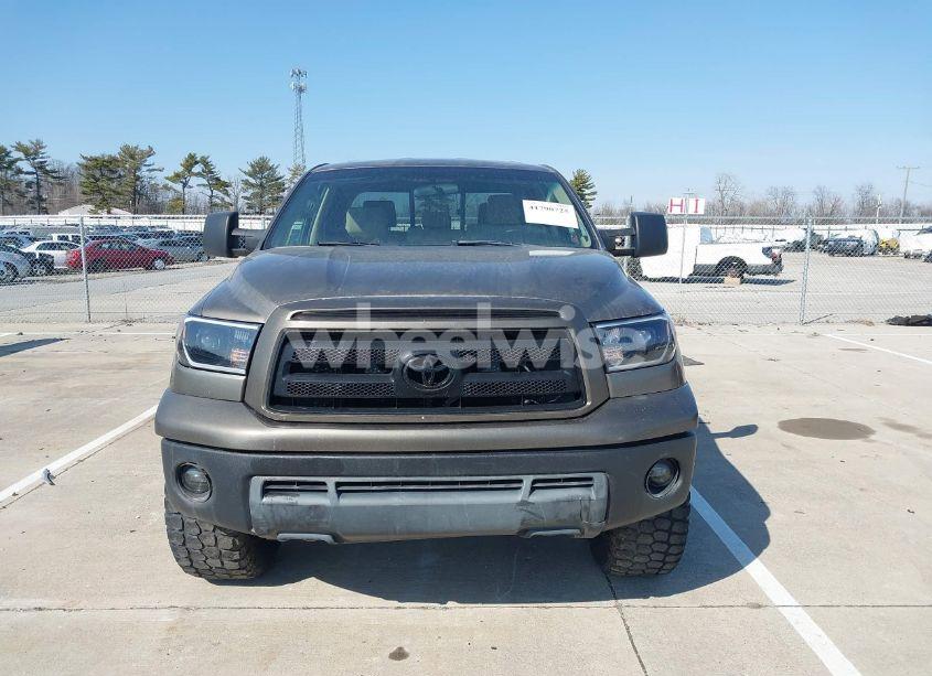 Photo 12 of 2010 Toyota Tundra GRADE 5.7L V8 (VIN 5TFUY5F14AX140360)