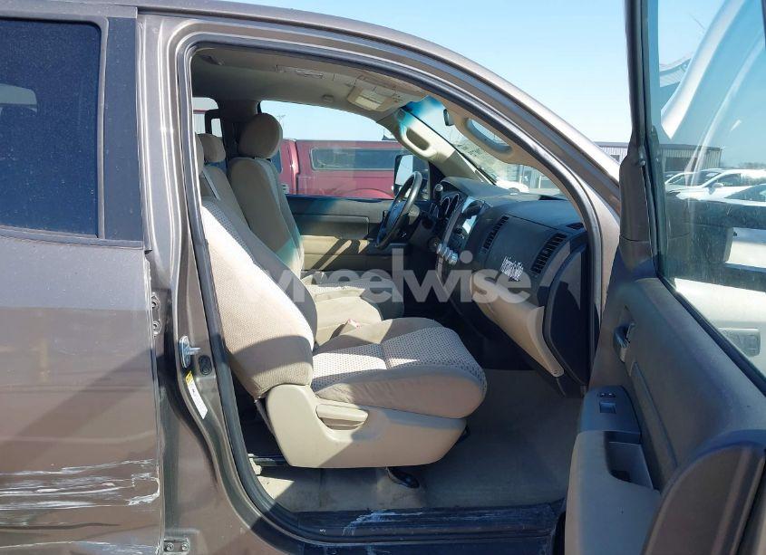 Photo 5 of 2010 Toyota Tundra GRADE 5.7L V8 (VIN 5TFUY5F14AX140360)