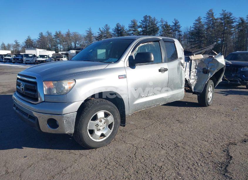 Photo 2 of 2011 Toyota Tundra GRADE 5.7L V8 (VIN 5TFUY5F14BX193948)
