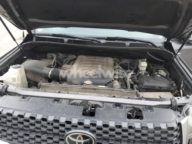 Photo 3 of 2018 TOYOTA TUNDRA DOUBLE CAB SR (VIN 5TFUY5F14JX721065)