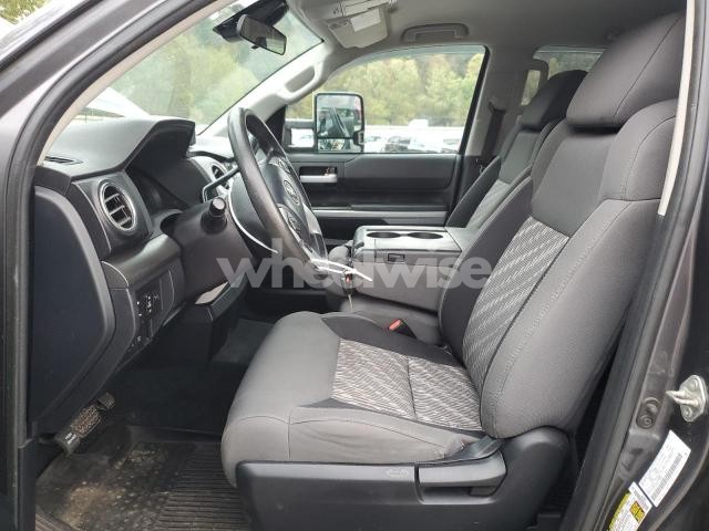 Photo 4 of 2018 TOYOTA TUNDRA DOUBLE CAB SR (VIN 5TFUY5F14JX721065)