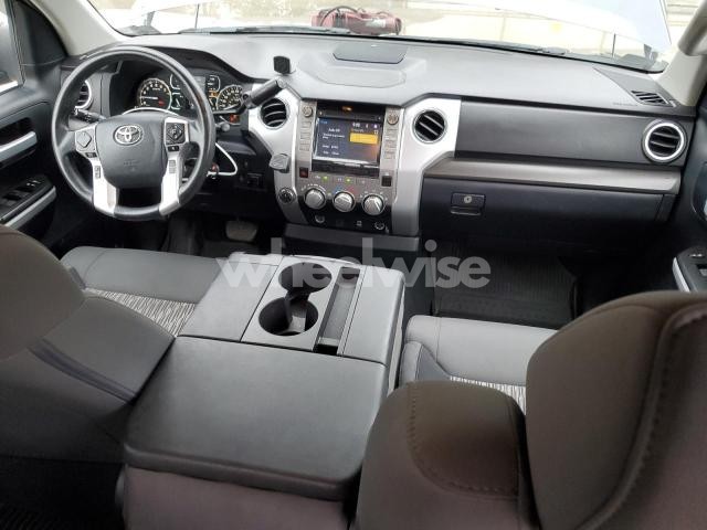 Photo 8 of 2018 TOYOTA TUNDRA DOUBLE CAB SR (VIN 5TFUY5F14JX721065)