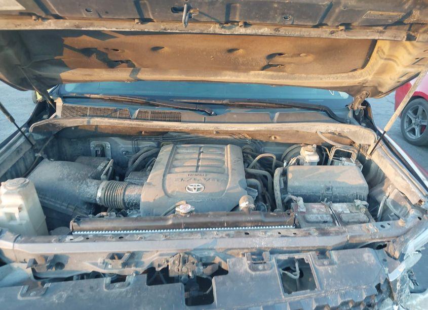 Photo 10 of 2018 Toyota Tundra SR5 5.7L V8 (VIN 5TFUY5F14JX774476)