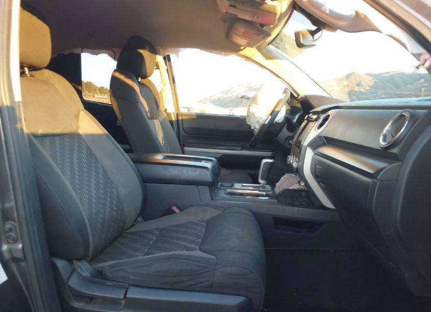 Photo 5 of 2018 Toyota Tundra SR5 5.7L V8 (VIN 5TFUY5F14JX774476)