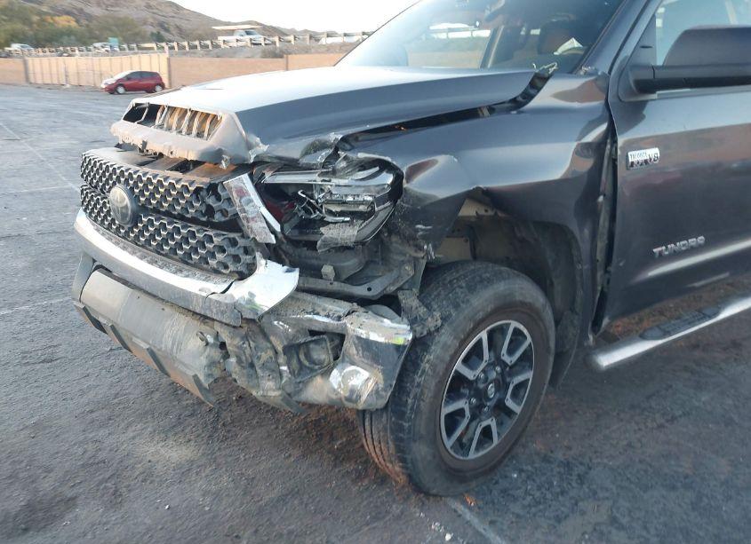 Photo 6 of 2018 Toyota Tundra SR5 5.7L V8 (VIN 5TFUY5F14JX774476)