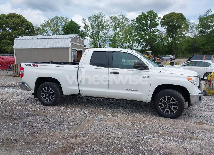 Photo 13 of 2016 Toyota Tundra SR5 5.7L V8 (VIN 5TFUY5F15GX503144)