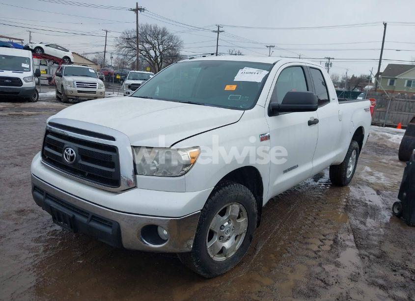 Photo 2 of 2011 Toyota Tundra GRADE 5.7L V8 (VIN 5TFUY5F16BX163365)