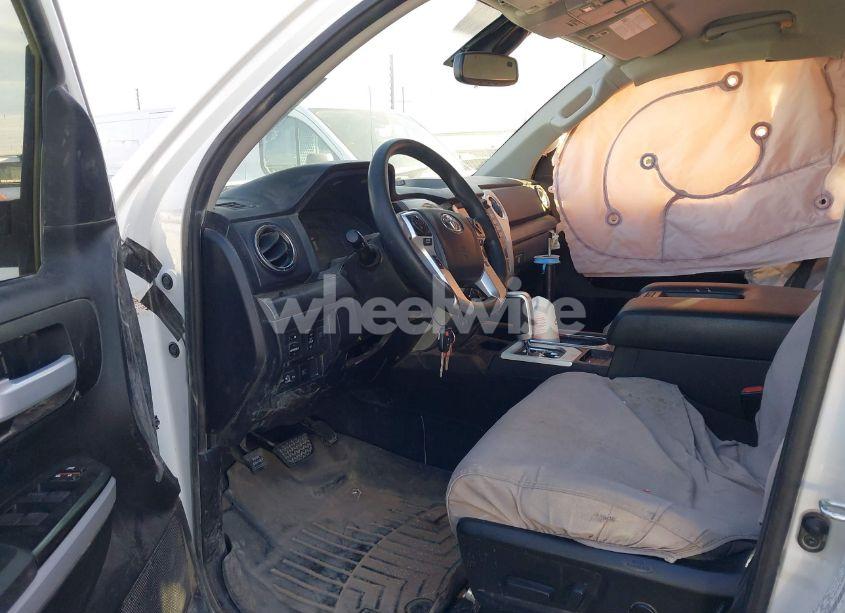 Photo 5 of 2021 Toyota Tundra SR5 (VIN 5TFUY5F16MX036599)