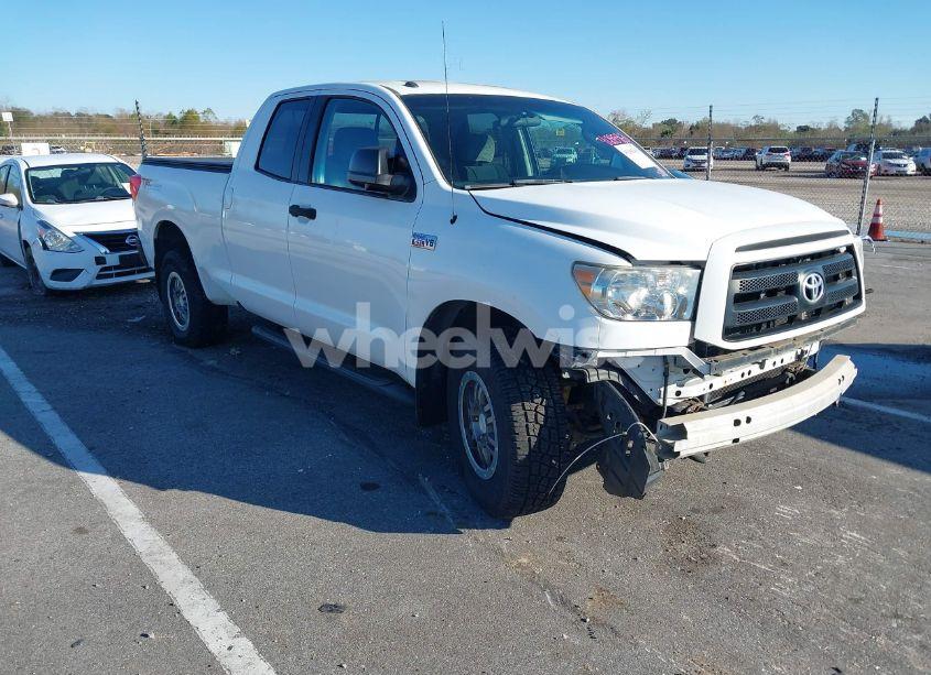2010 Toyota Tundra DOUBLE CAB SR5 (VIN 5TFUY5F17AX155936) main photo