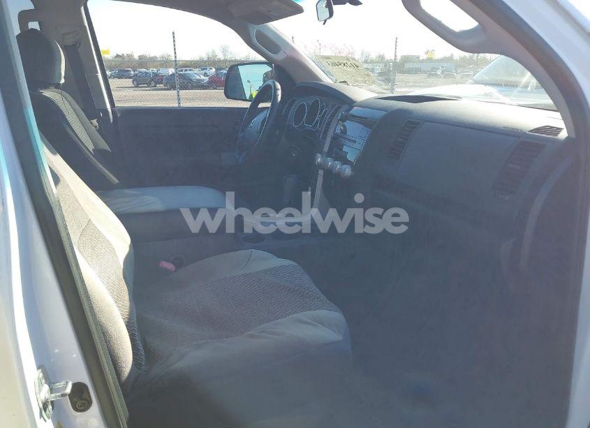 Photo 5 of 2010 Toyota Tundra DOUBLE CAB SR5 (VIN 5TFUY5F17AX155936)