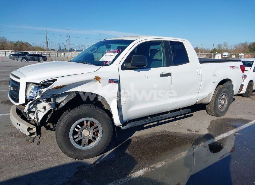 Photo 6 of 2010 Toyota Tundra DOUBLE CAB SR5 (VIN 5TFUY5F17AX155936)