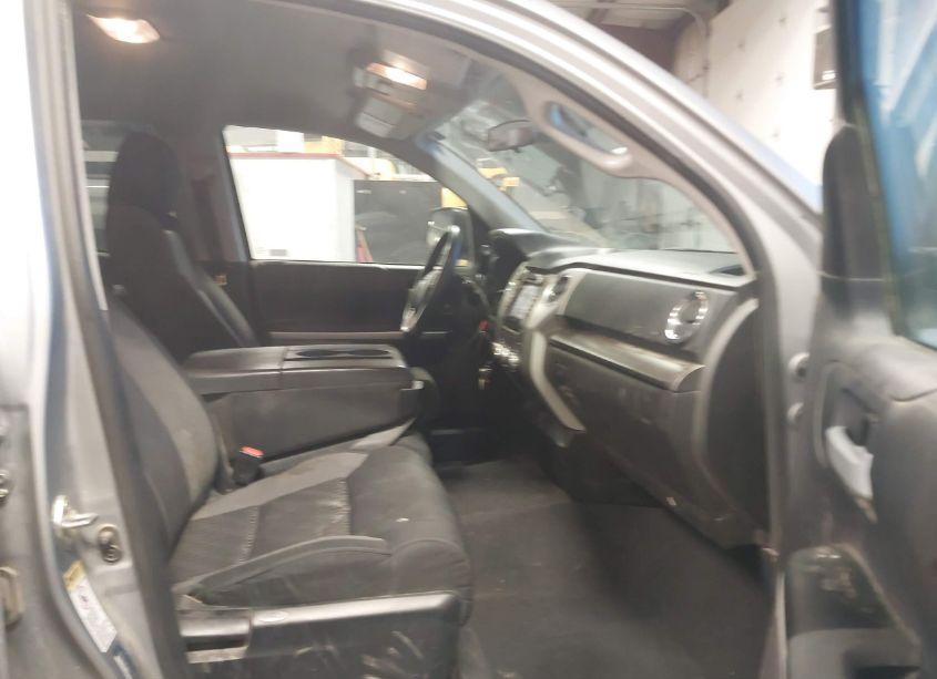 Photo 5 of 2014 Toyota Tundra SR5 5.7L V8 (VIN 5TFUY5F17EX413653)