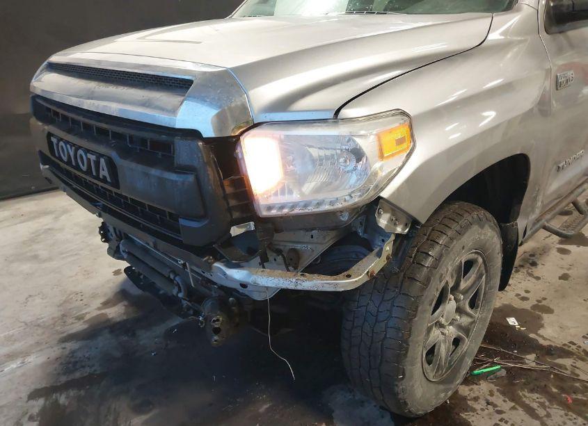 Photo 6 of 2014 Toyota Tundra SR5 5.7L V8 (VIN 5TFUY5F17EX413653)