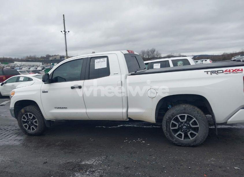 Photo 14 of 2016 Toyota Tundra SR5 5.7L V8 (VIN 5TFUY5F17GX495936)
