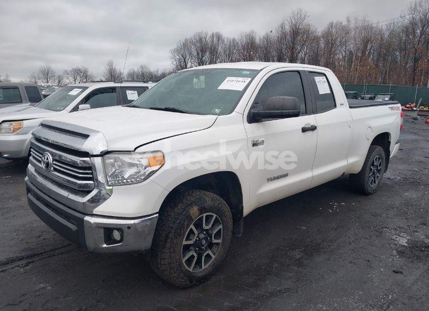 Photo 2 of 2016 Toyota Tundra SR5 5.7L V8 (VIN 5TFUY5F17GX495936)