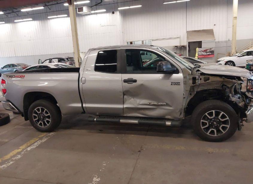 Photo 13 of 2016 Toyota Tundra SR5 5.7L V8 (VIN 5TFUY5F17GX499923)