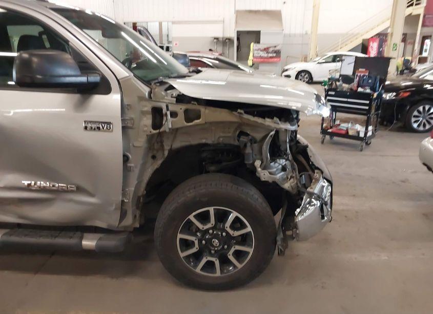 Photo 19 of 2016 Toyota Tundra SR5 5.7L V8 (VIN 5TFUY5F17GX499923)