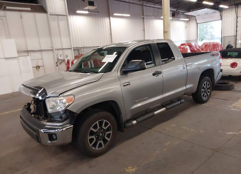 Photo 2 of 2016 Toyota Tundra SR5 5.7L V8 (VIN 5TFUY5F17GX499923)