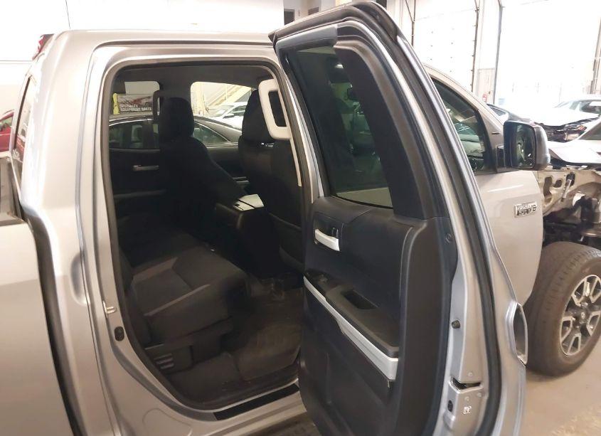 Photo 8 of 2016 Toyota Tundra SR5 5.7L V8 (VIN 5TFUY5F17GX499923)