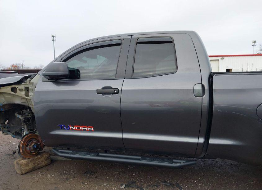 Photo 15 of 2017 Toyota Tundra SR5 5.7L V8 (VIN 5TFUY5F17HX592099)