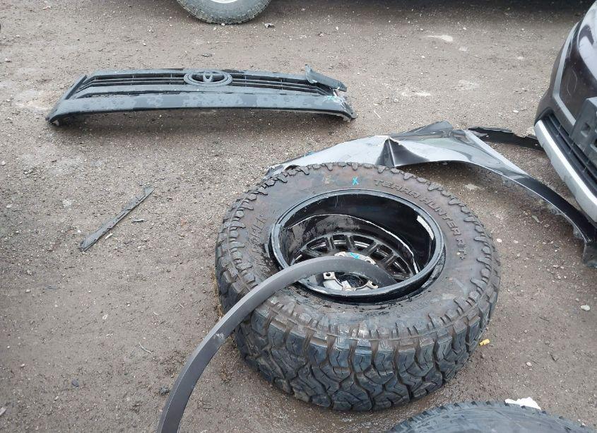 Photo 18 of 2017 Toyota Tundra SR5 5.7L V8 (VIN 5TFUY5F17HX592099)